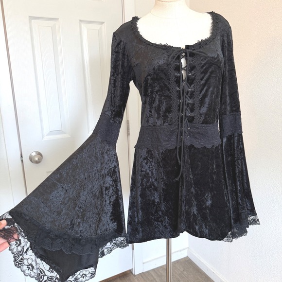 Lip Service Dresses & Skirts - VTG Lip Service Black Crushed Velvet Lace Up Bell Sleeve Tunic Top M Dress USA
